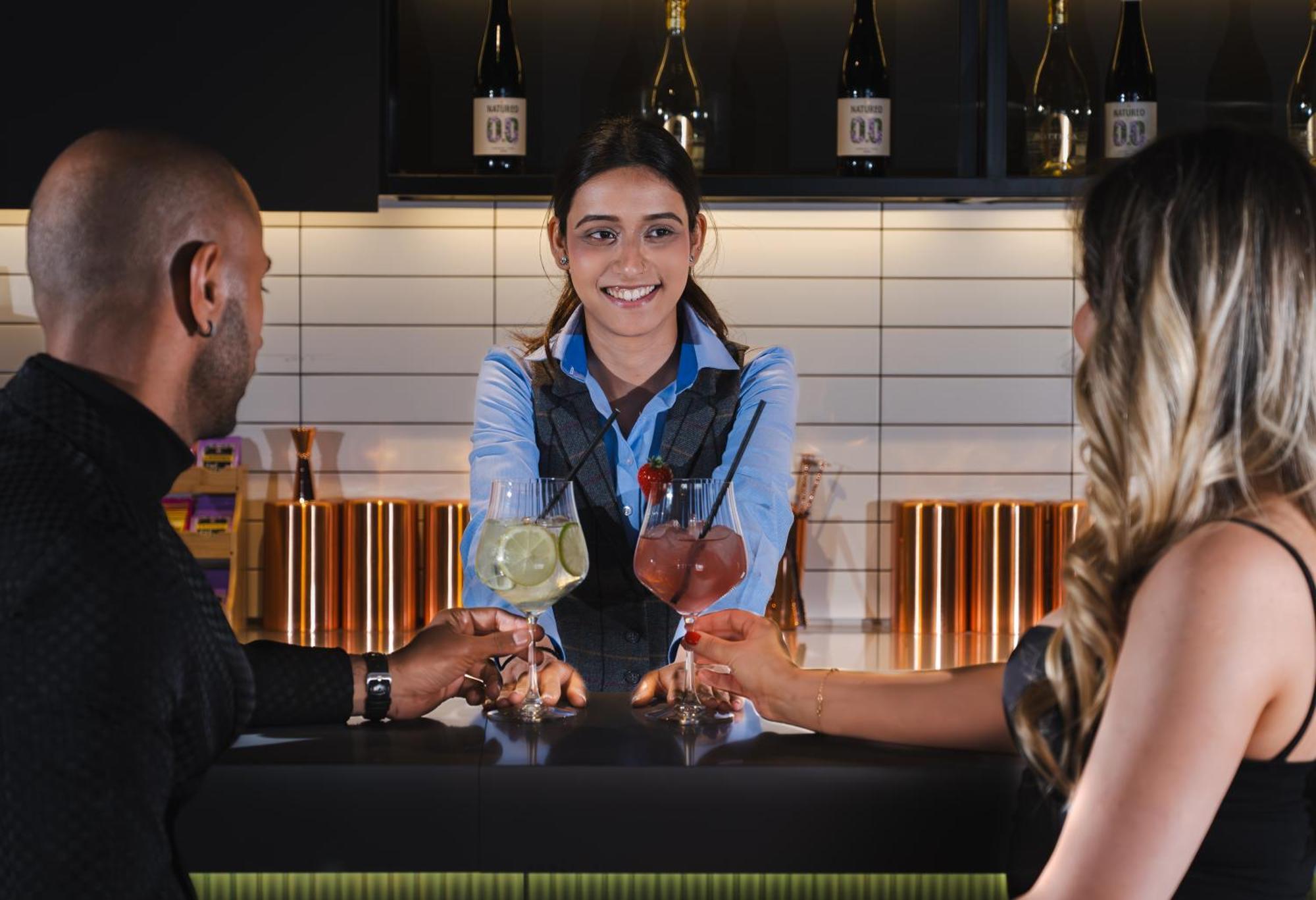 Southgate Hotel London East Barnet Екстер'єр фото