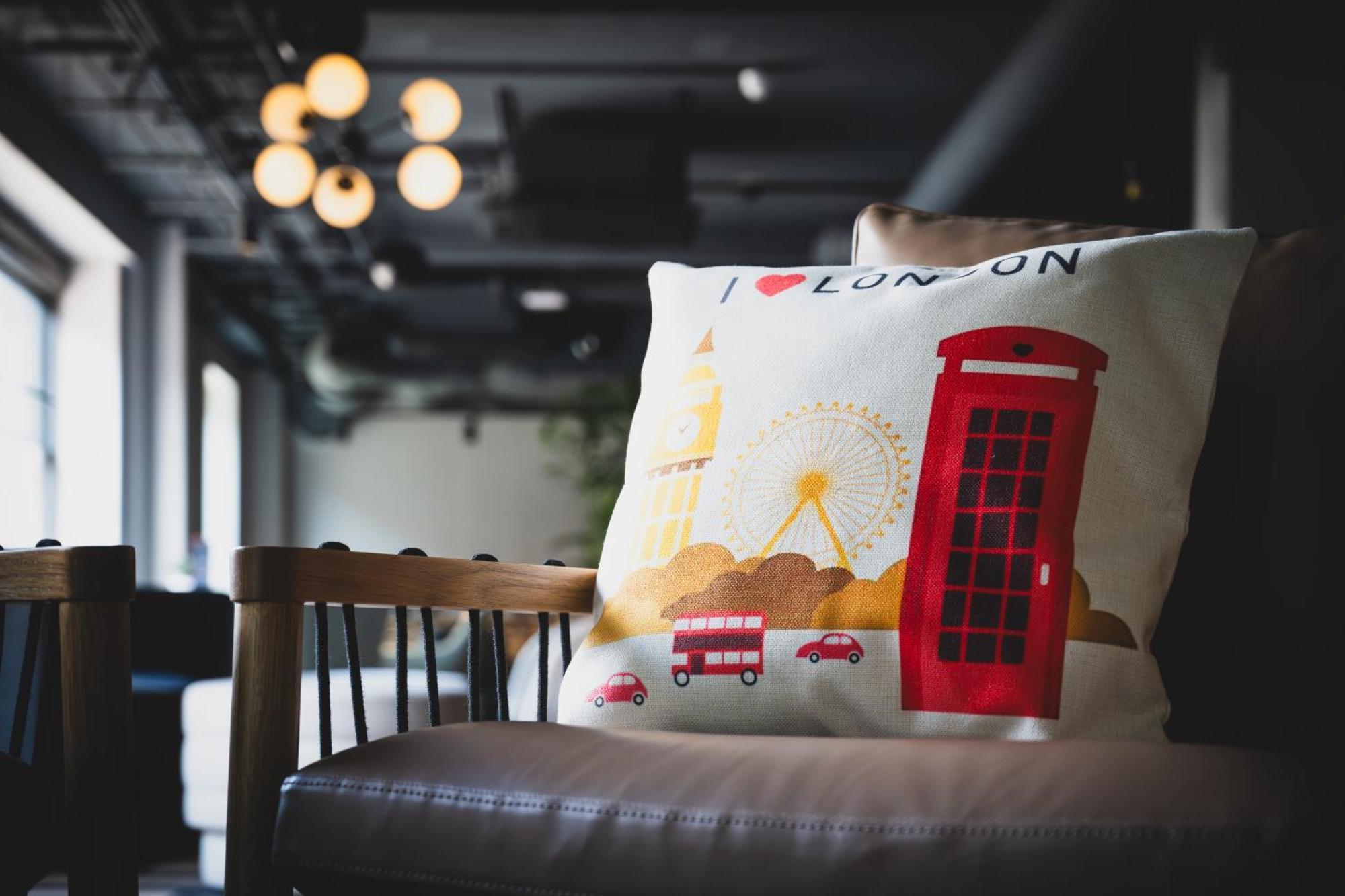 Southgate Hotel London East Barnet Екстер'єр фото