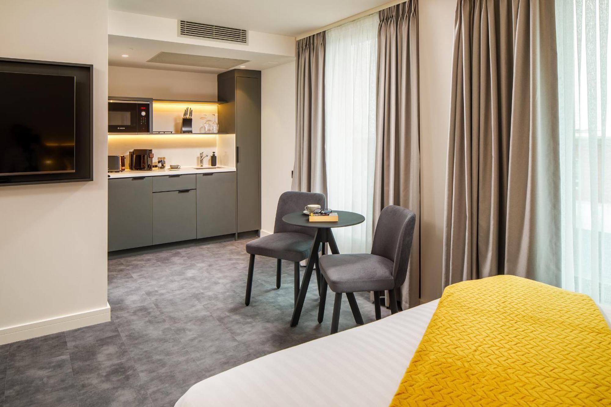 Southgate Hotel London East Barnet Екстер'єр фото