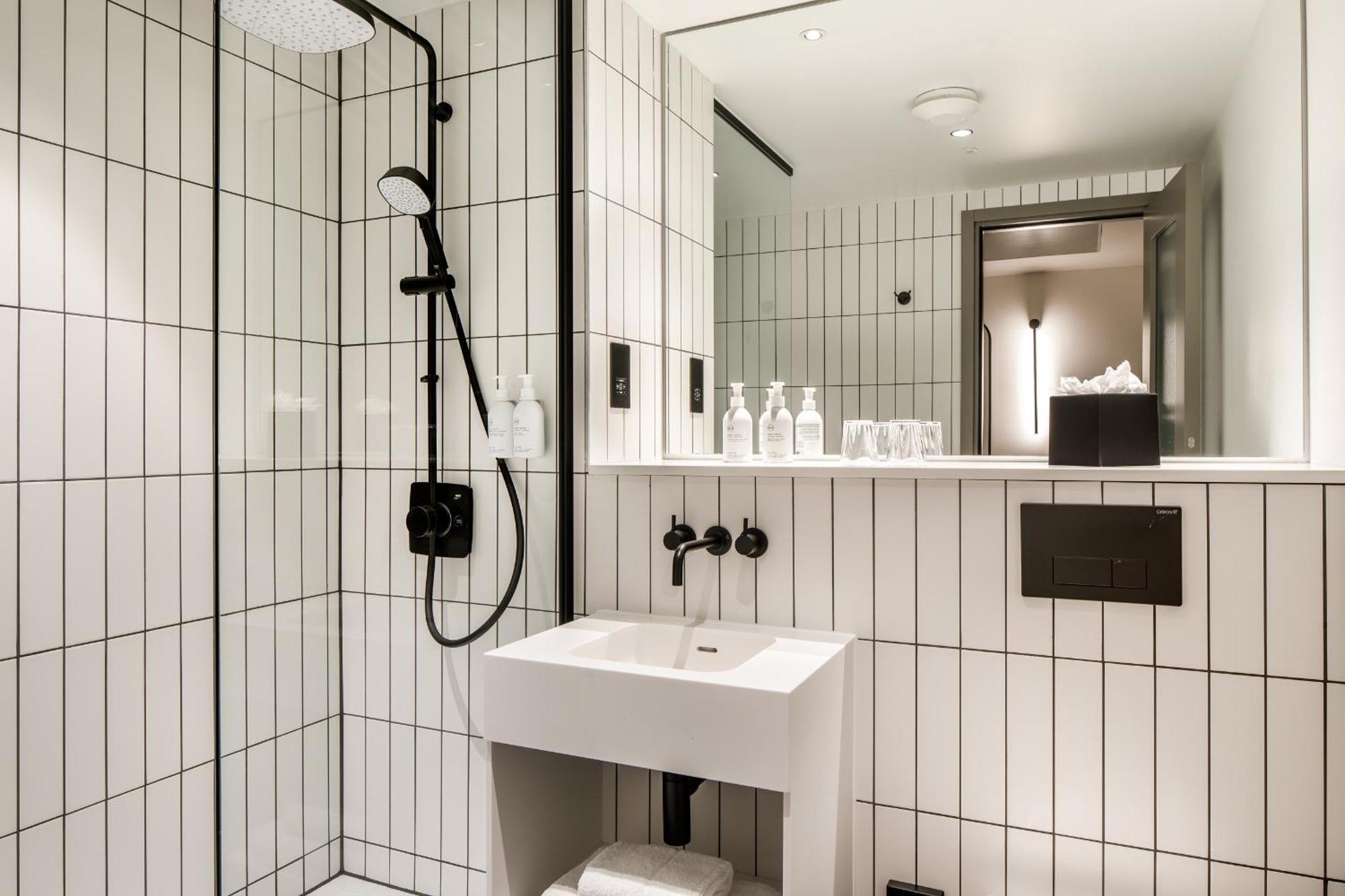 Southgate Hotel London East Barnet Екстер'єр фото