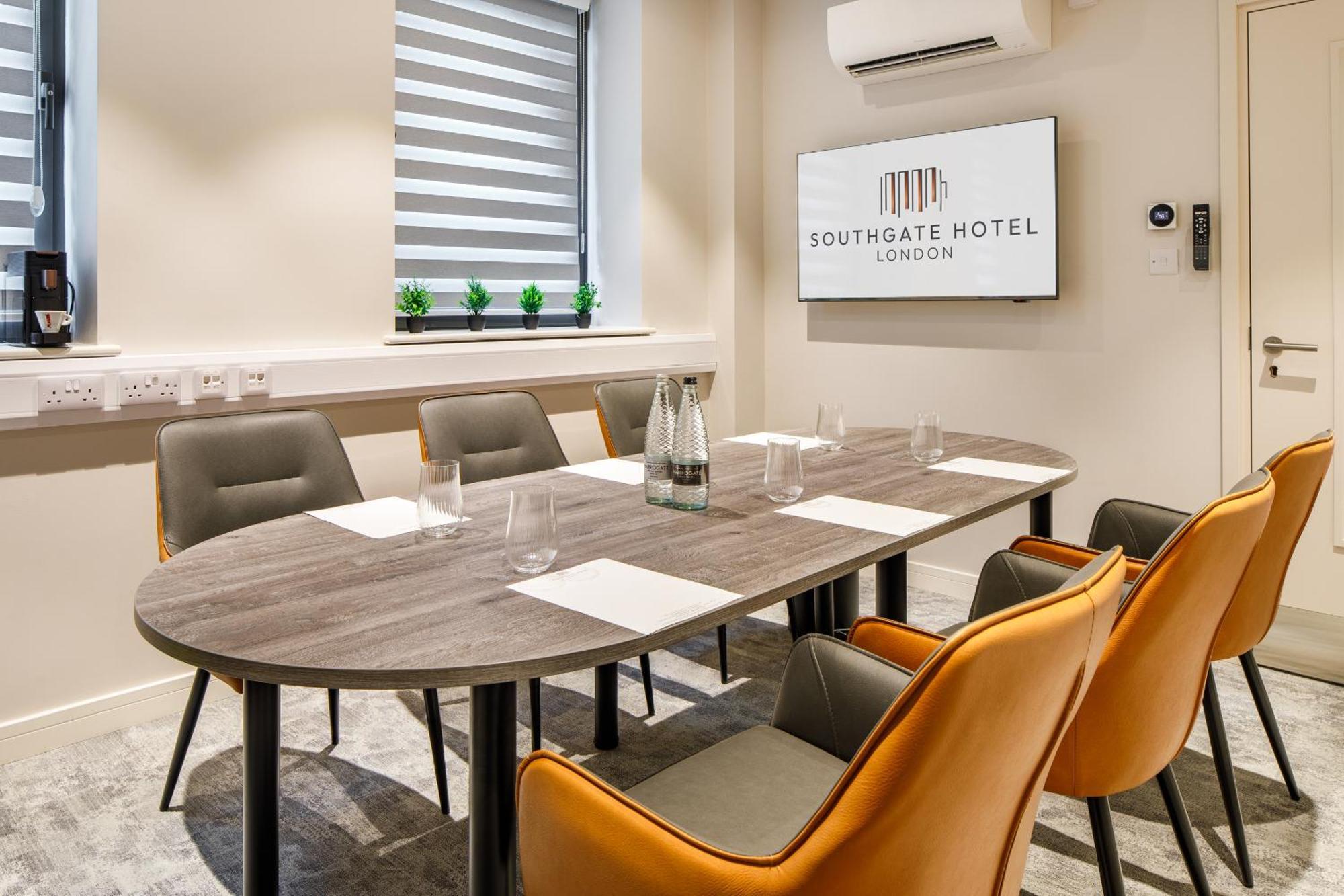 Southgate Hotel London East Barnet Екстер'єр фото