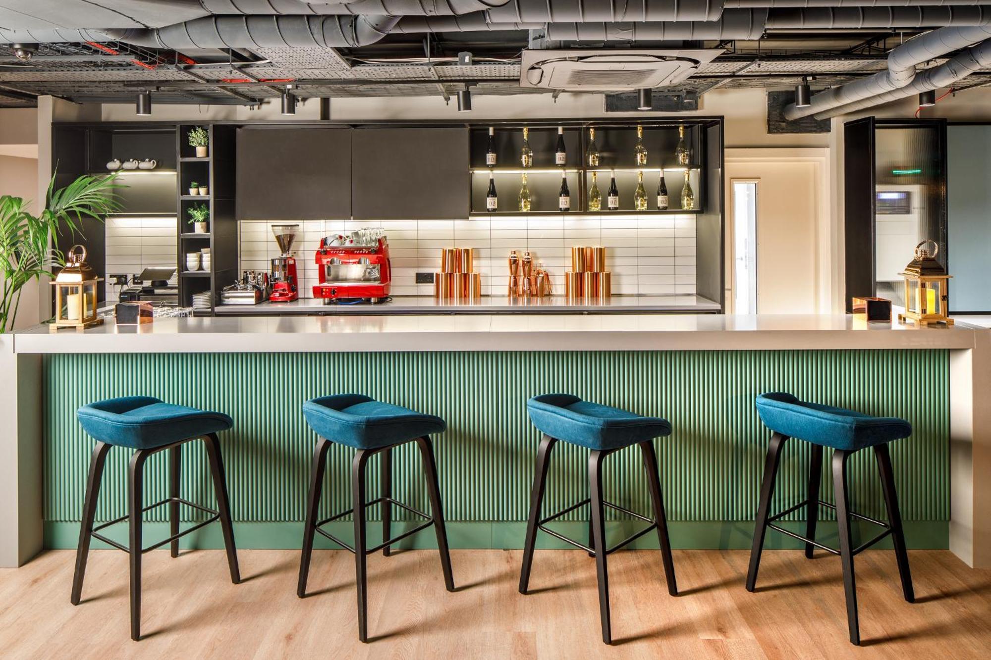Southgate Hotel London East Barnet Екстер'єр фото